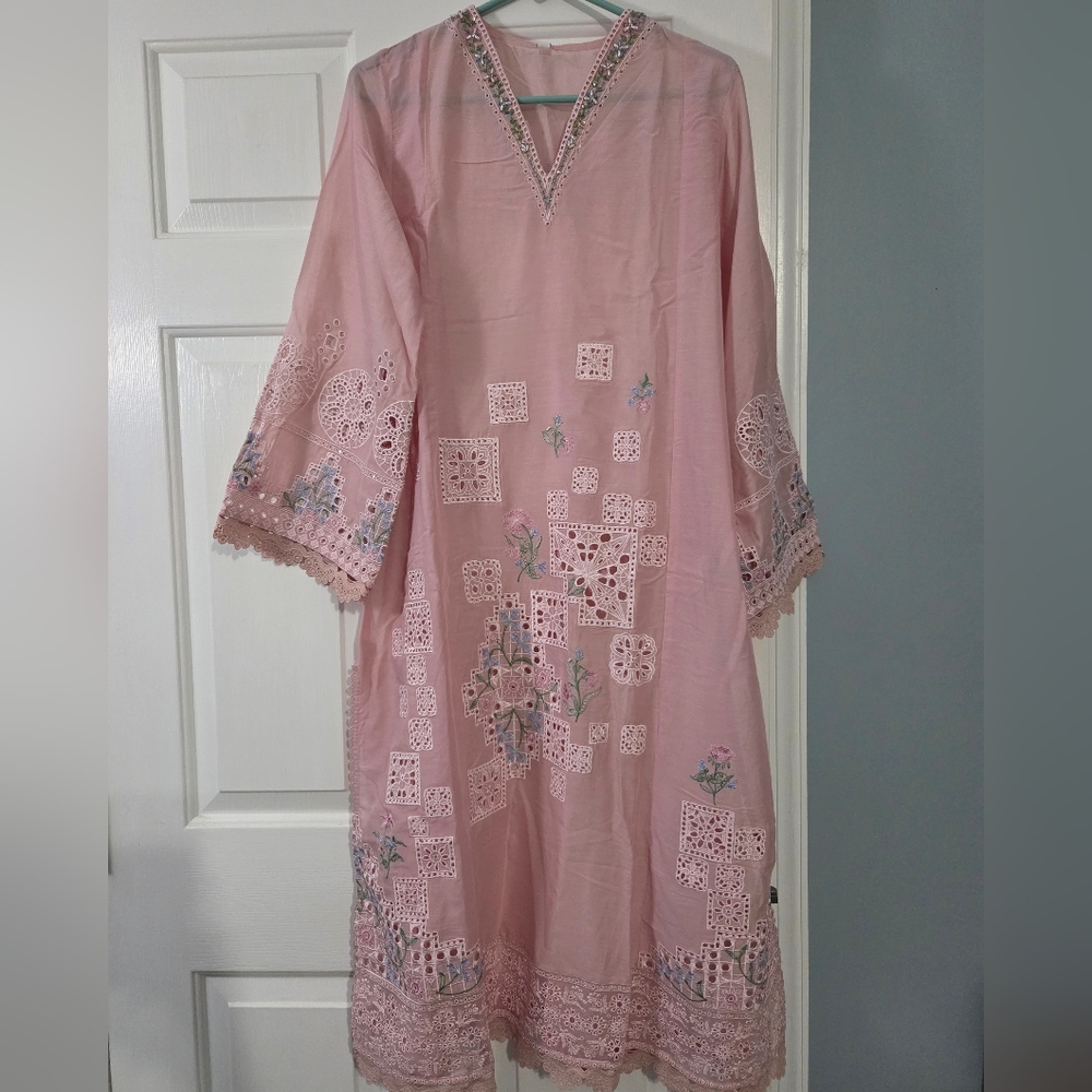 Elegant Embroidered Rose Pink Salwaar Kameez
